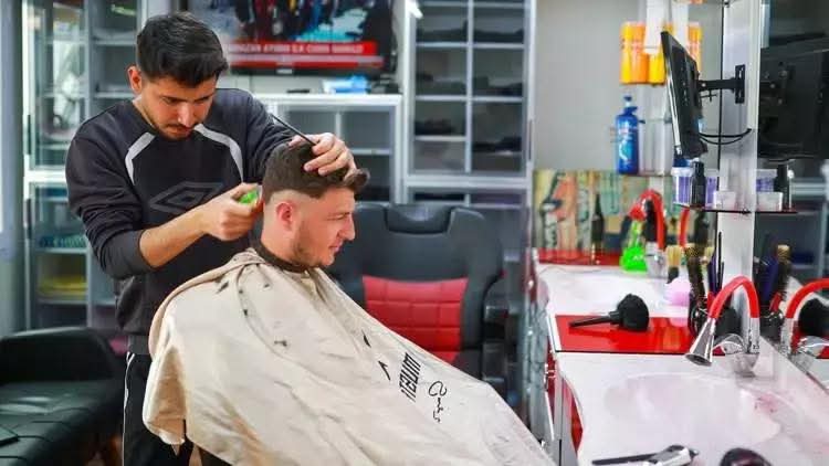Profesyonel berberim iş arıyorum.