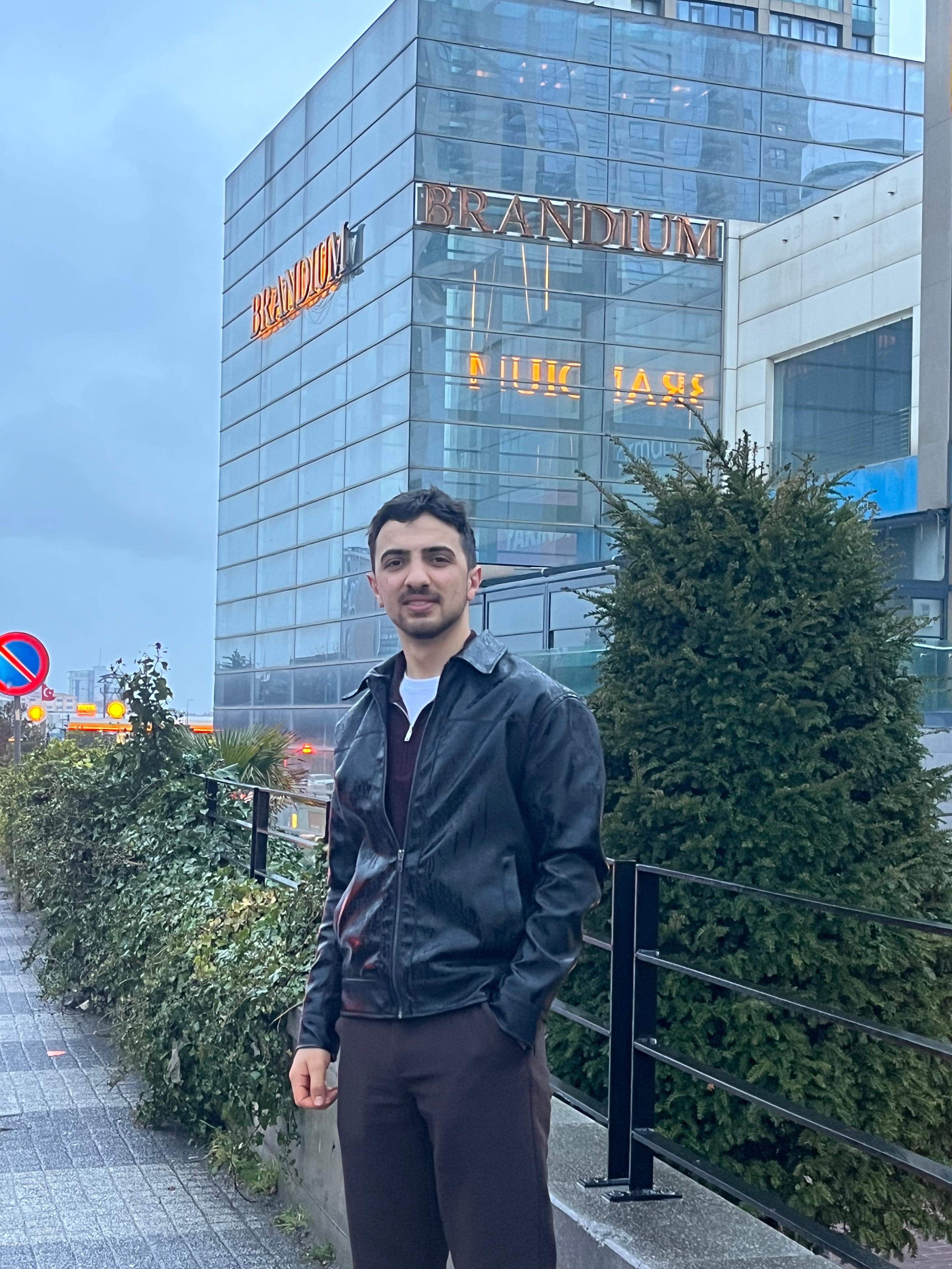 Türkiyedeyim ama almayada çalışmak istiyorum